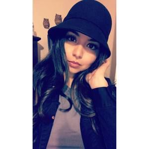 Meet your Posher, Noelia